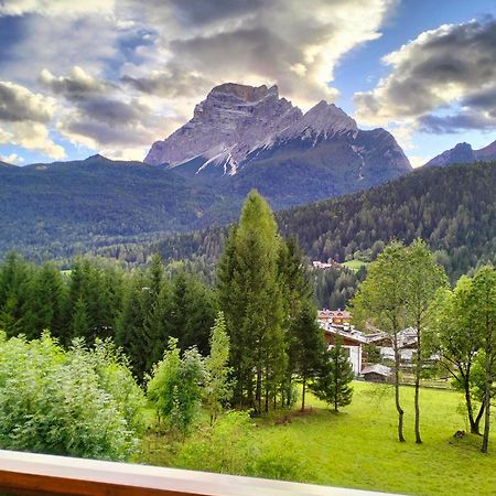 Deliziosa Mansarda Con Vista Dolomiti Apartment San Vito di Cadore Luaran gambar