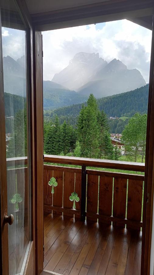 Deliziosa Mansarda Con Vista Dolomiti Apartment San Vito di Cadore Luaran gambar