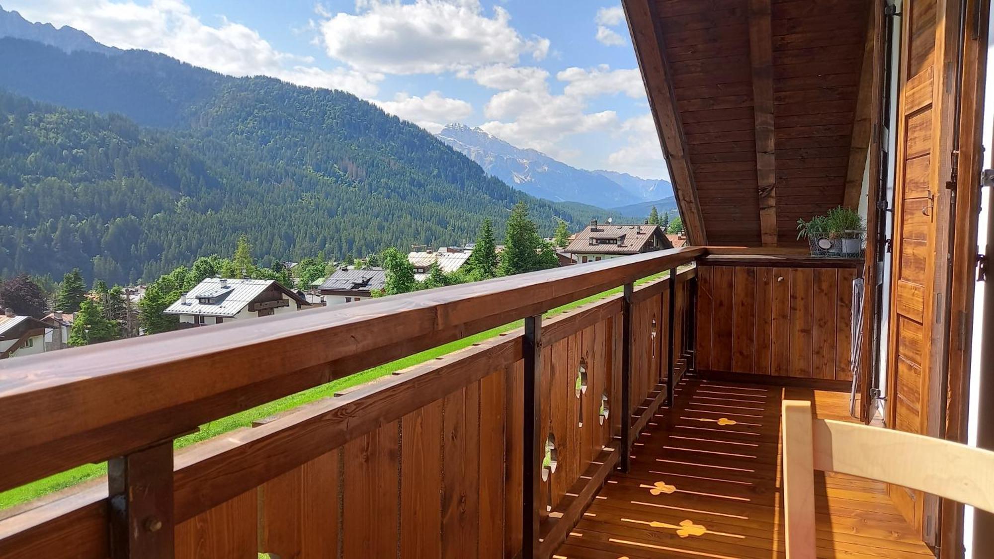 Deliziosa Mansarda Con Vista Dolomiti Apartment San Vito di Cadore Luaran gambar