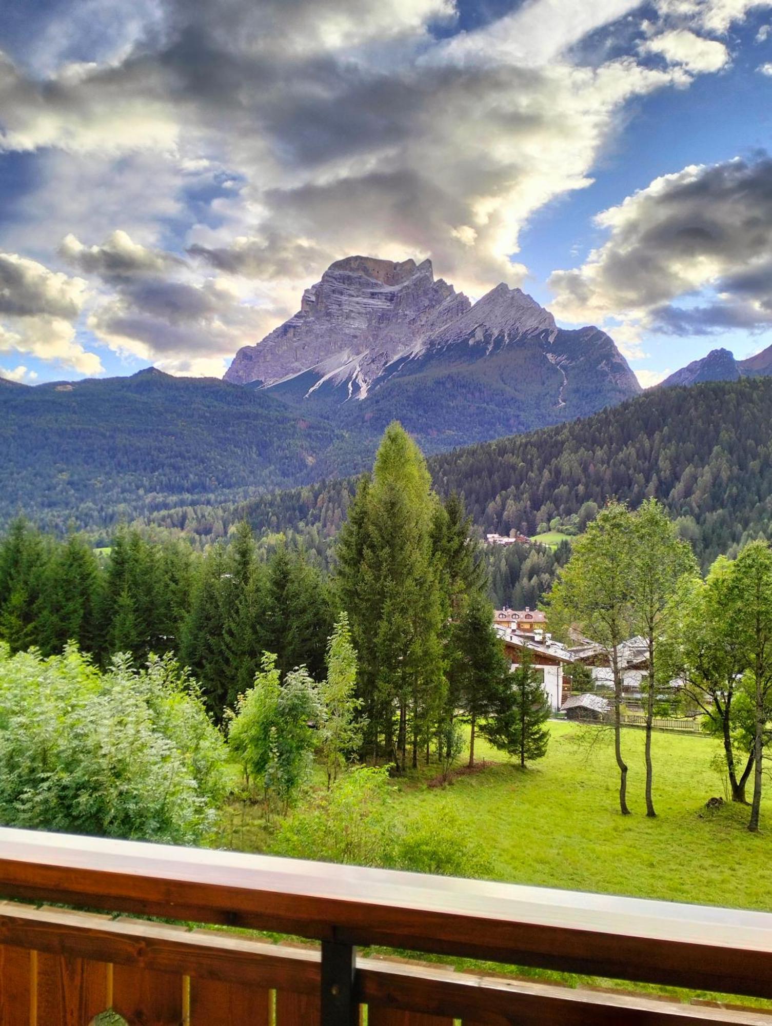 Deliziosa Mansarda Con Vista Dolomiti Apartment San Vito di Cadore Luaran gambar